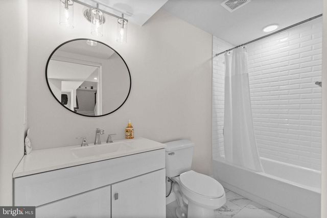 105 CABBAGE WHITE DR, Lake Frederick, VA 22630