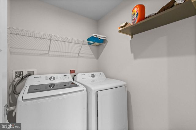 105 CABBAGE WHITE DR, Lake Frederick, VA 22630