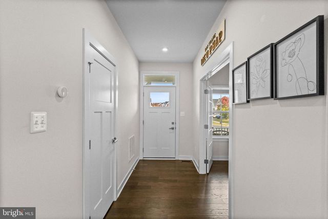 105 CABBAGE WHITE DR, Lake Frederick, VA 22630