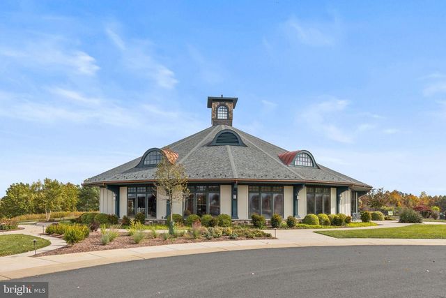 105 CABBAGE WHITE DR, Lake Frederick, VA 22630