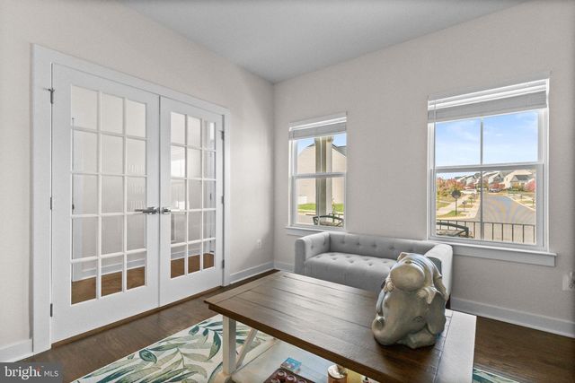 105 CABBAGE WHITE DR, Lake Frederick, VA 22630