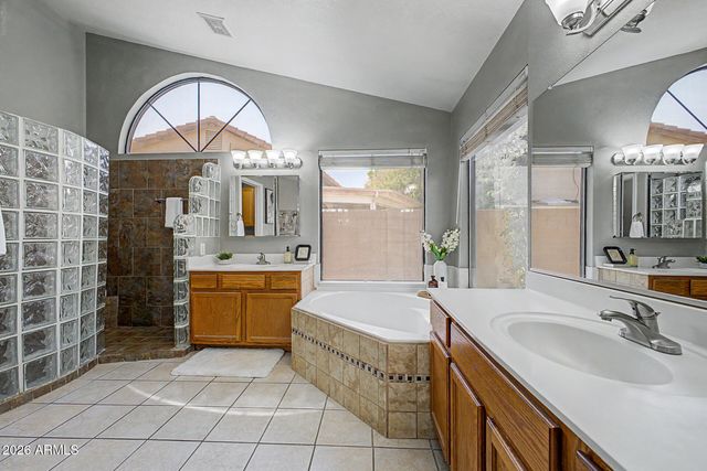 233 N Cottonwood Drive, Gilbert, AZ 85234