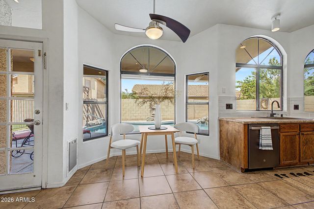 233 N Cottonwood Drive, Gilbert, AZ 85234