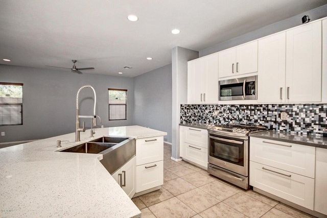 16301 N 73rd Drive, Peoria, AZ 85382