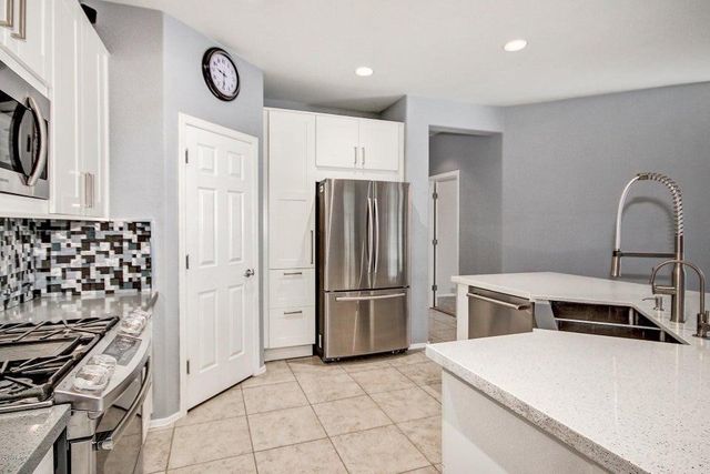 16301 N 73rd Drive, Peoria, AZ 85382
