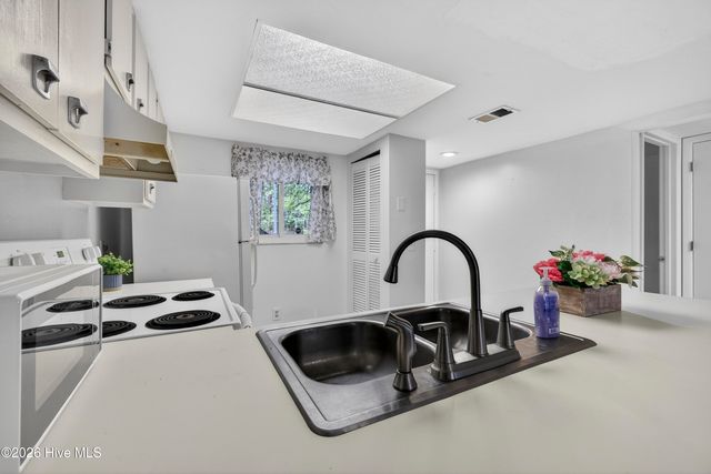 4425 Holly Tree Road 103, Wilmington, NC 28412