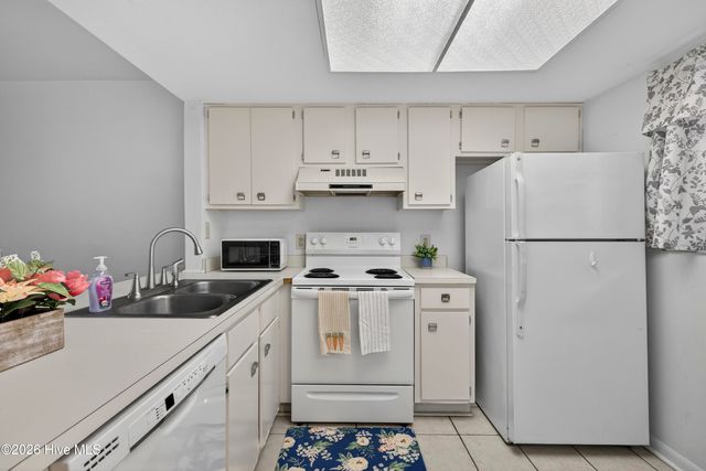 4425 Holly Tree Road 103, Wilmington, NC 28412