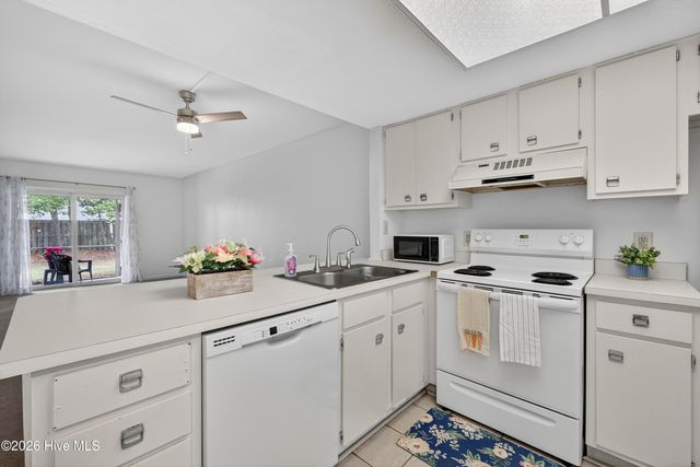 4425 Holly Tree Road 103, Wilmington, NC 28412