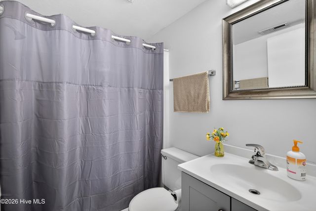 4425 Holly Tree Road 103, Wilmington, NC 28412