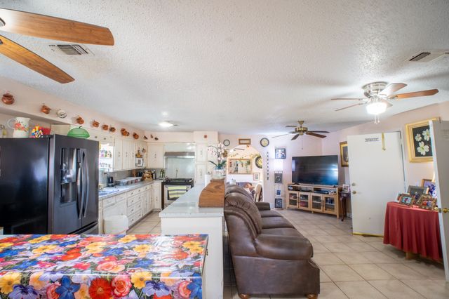 1025 S Belknap Street, Mexia, TX 76667