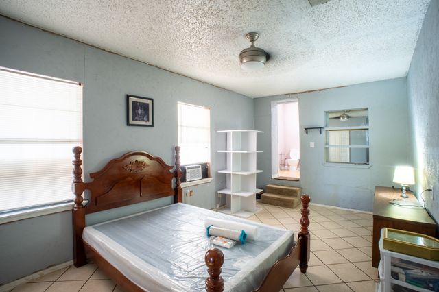 1025 S Belknap Street, Mexia, TX 76667