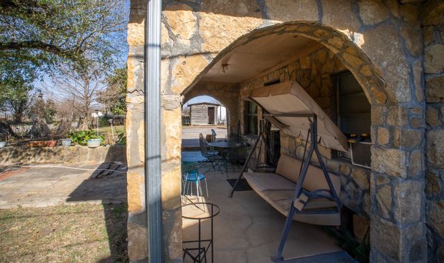 1025 S Belknap Street, Mexia, TX 76667