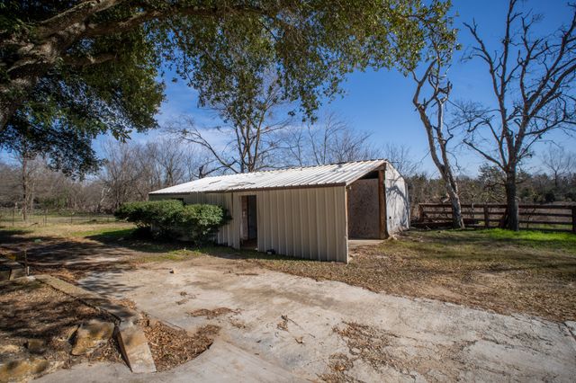 1025 S Belknap Street, Mexia, TX 76667