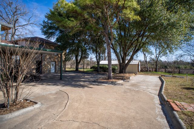 1025 S Belknap Street, Mexia, TX 76667