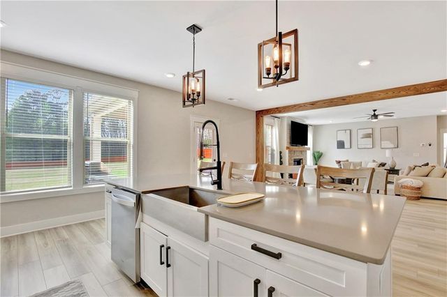 196 Saddleridge Tr, Senoia, GA 30276