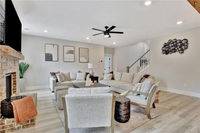 196 Saddleridge Tr, Senoia, GA 30276