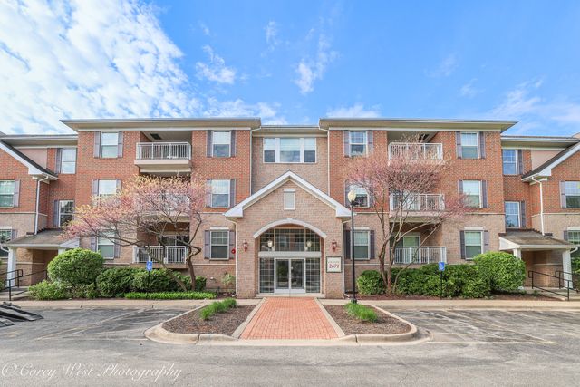 2671 Stone Circle 103, Geneva, IL 60134