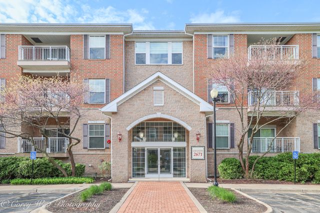 2671 Stone Circle 103, Geneva, IL 60134