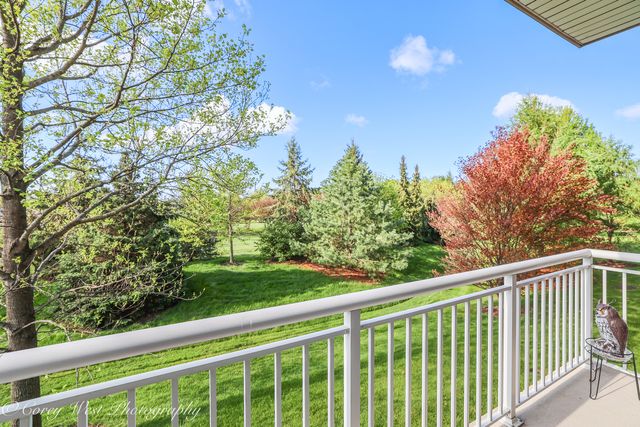 2671 Stone Circle 103, Geneva, IL 60134