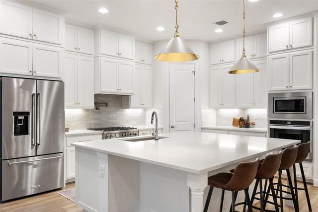 739 Rawson BND, Lakeway, TX 78738