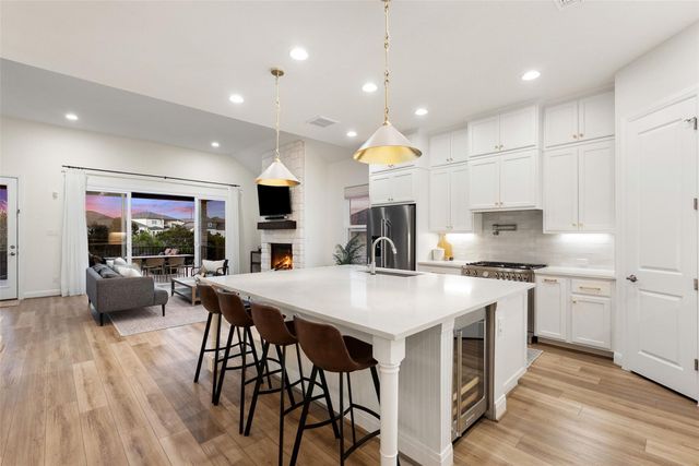 739 Rawson BND, Lakeway, TX 78738