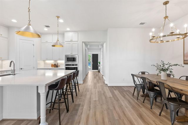 739 Rawson BND, Lakeway, TX 78738