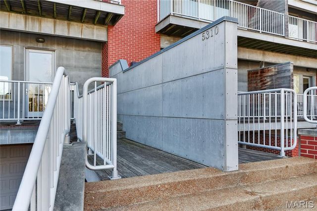 5310 Chouteaus Bluff Drive 5310, St Louis, MO 63111