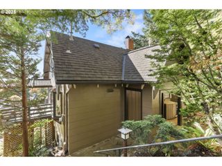 2618 Ne STUART Dr, Portland, OR 97212