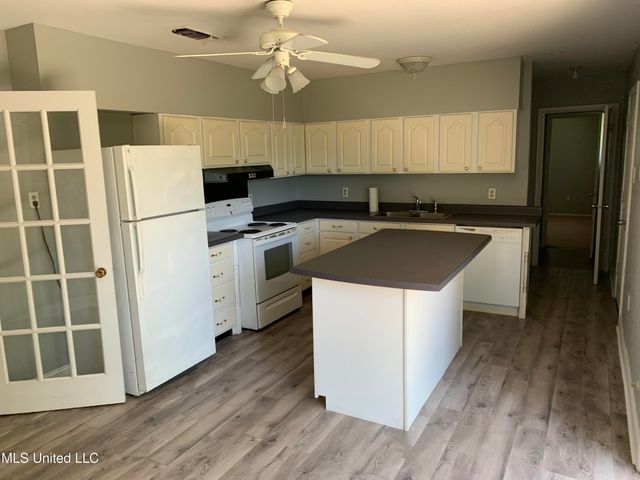 2504 Middlecoff Drive, Gulfport, MS 39507