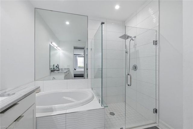 7345 Rockefeller DR, Naples, FL 34119