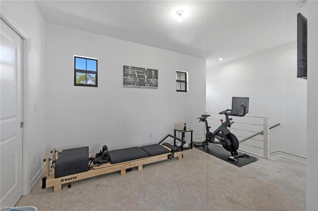 7345 Rockefeller DR, Naples, FL 34119