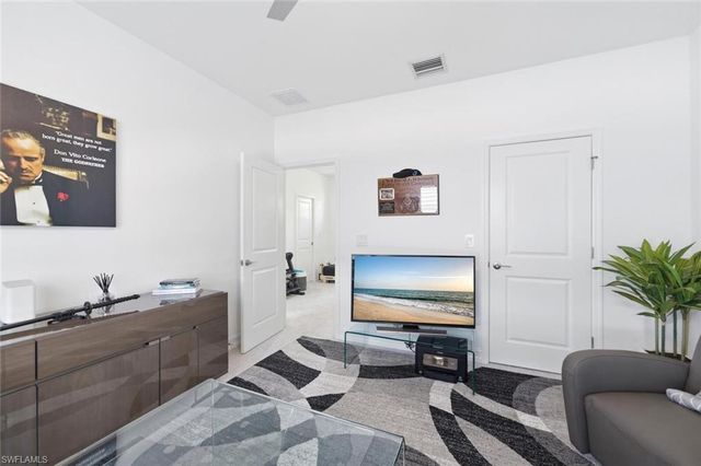 7345 Rockefeller DR, Naples, FL 34119