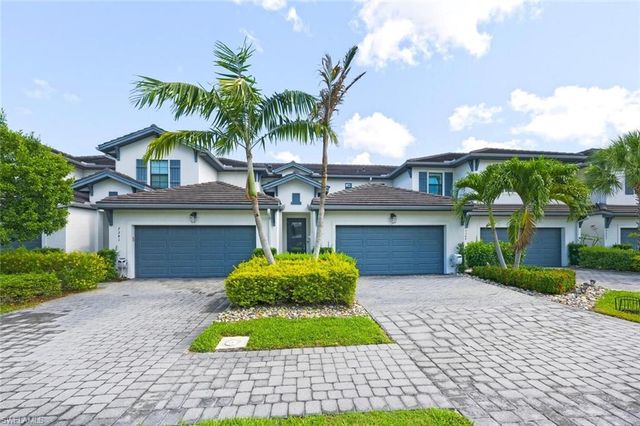7345 Rockefeller DR, Naples, FL 34119