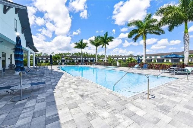 7345 Rockefeller DR, Naples, FL 34119