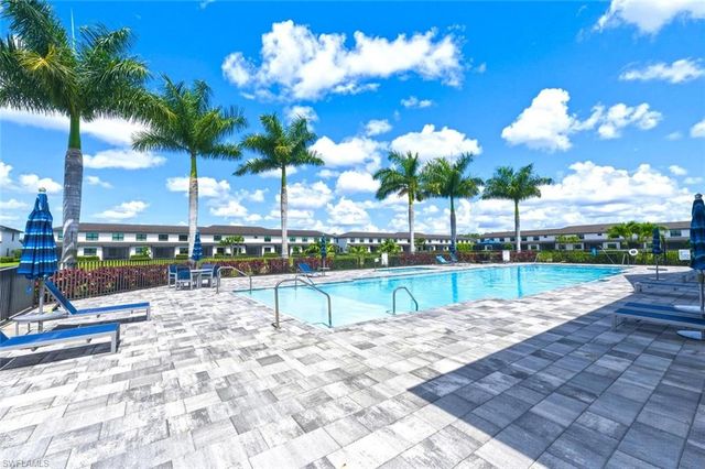 7345 Rockefeller DR, Naples, FL 34119