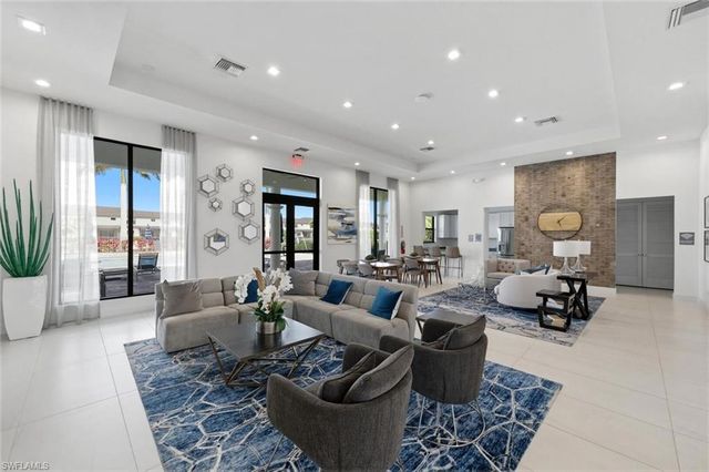 7345 Rockefeller DR, Naples, FL 34119
