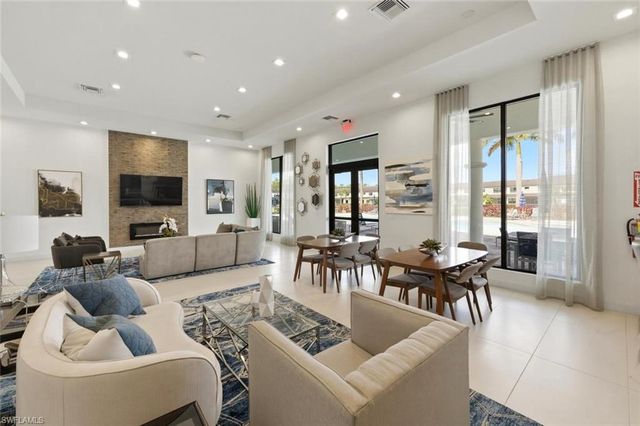 7345 Rockefeller DR, Naples, FL 34119