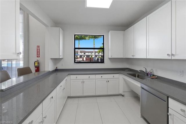 7345 Rockefeller DR, Naples, FL 34119