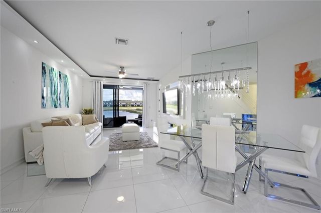 7345 Rockefeller DR, Naples, FL 34119