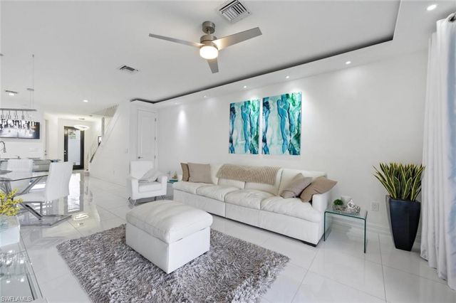 7345 Rockefeller DR, Naples, FL 34119