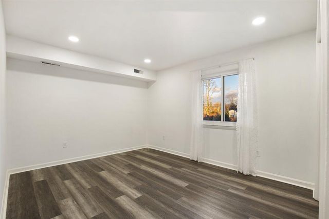 15 Oak Neck Road APT 11, Hyannis, MA 02601