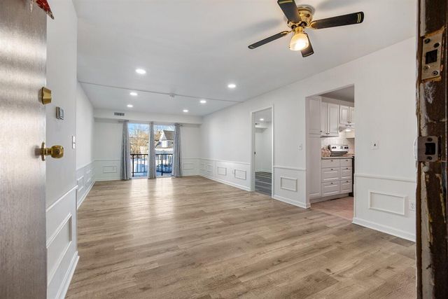 15 Oak Neck Road APT 11, Hyannis, MA 02601