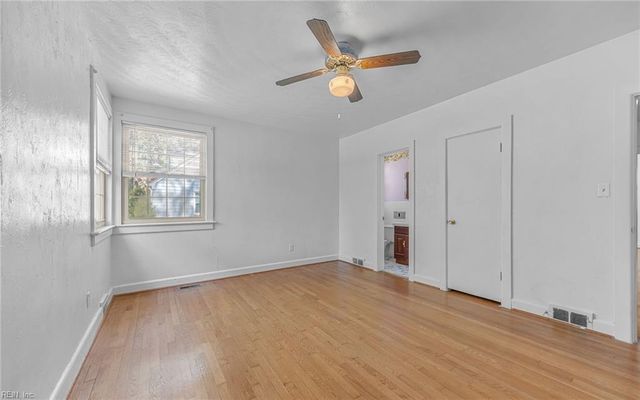 2810 Acres RD, Portsmouth, VA 23703