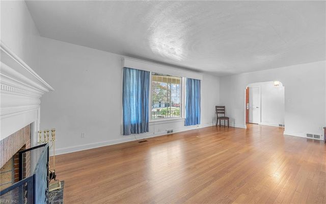 2810 Acres RD, Portsmouth, VA 23703