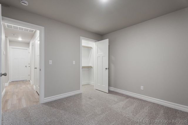 1129 Center Court Circle, Grove, OK 74344