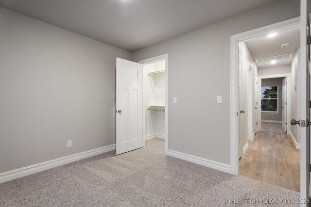 1129 Center Court Circle, Grove, OK 74344