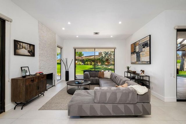 29 Stanford Drive, Rancho Mirage, CA 92270