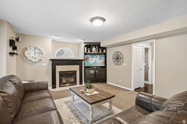238 KAY CIR, Kaysville, UT 84037