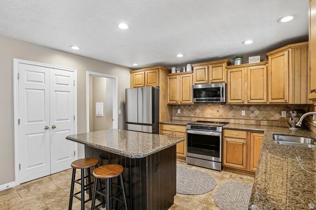 238 KAY CIR, Kaysville, UT 84037