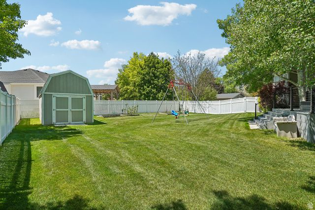 238 KAY CIR, Kaysville, UT 84037